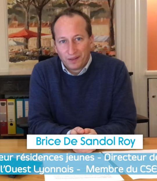 Brice De Sandol Roy dans son bureau